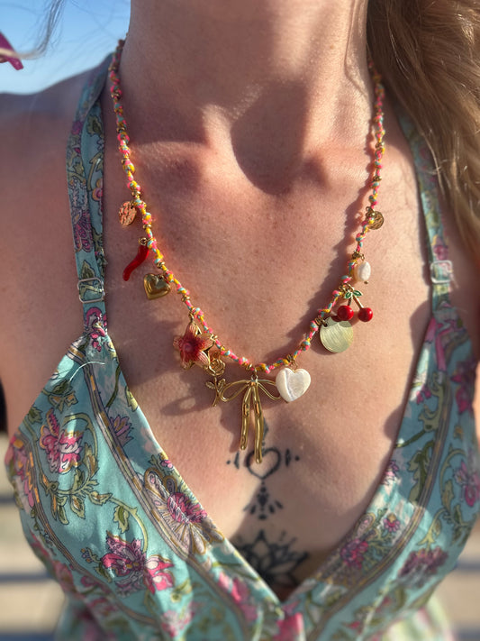 Collier Amoura